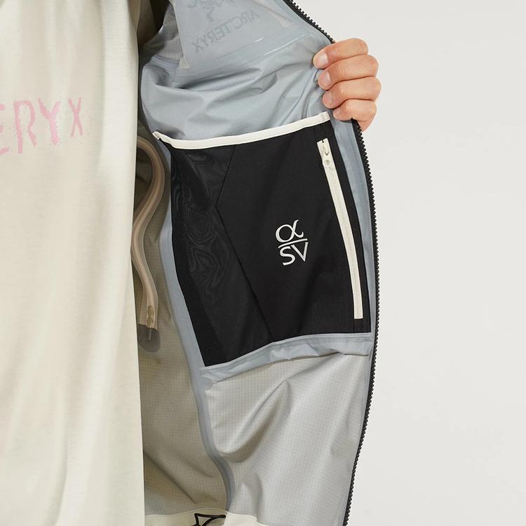 アークテリクス マウンテンパーカー メンズ アルファSVジャケット メンズ ARC'TERYX X000009899 正規取扱品の画像