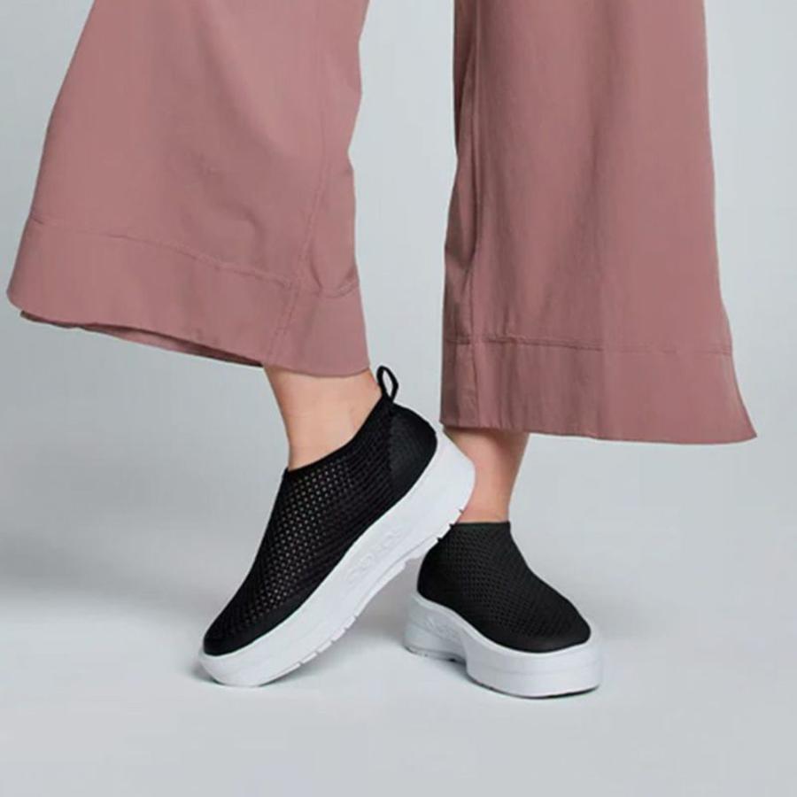 OOFOS ウーフォス サンダル レディース WOMEN'S OOMEGA CHUKKA