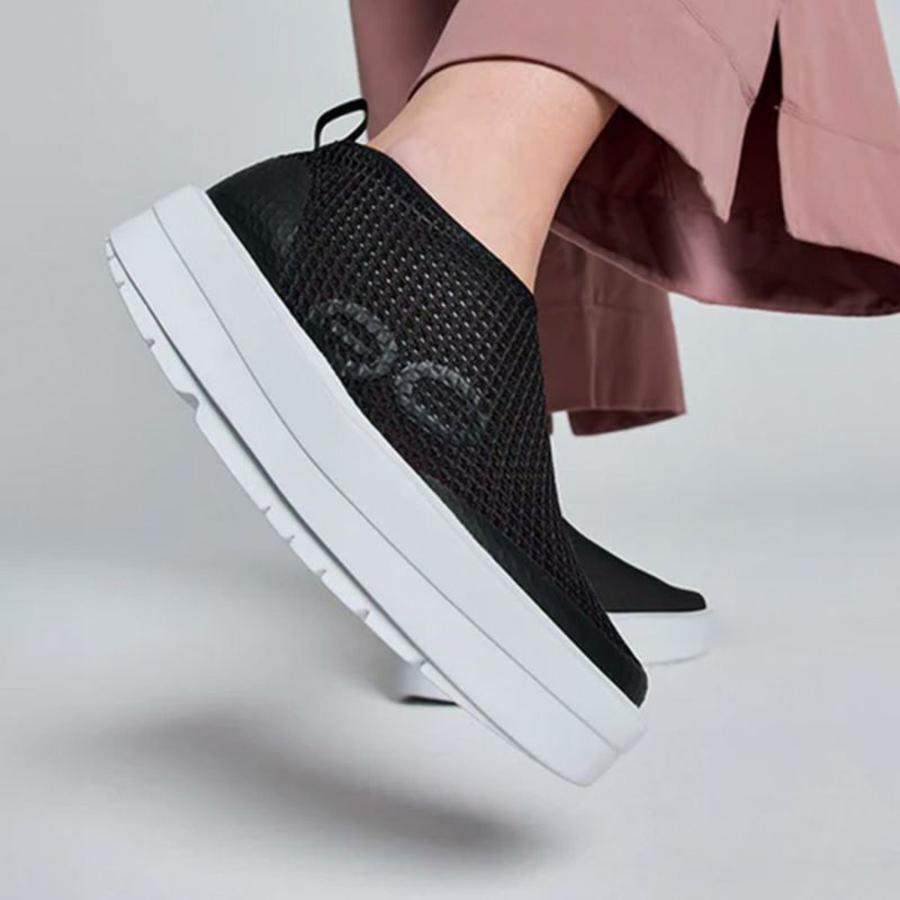 OOFOS（ウーフォス） サンダル レディース OOFOS WOMEN'S OOMEGA