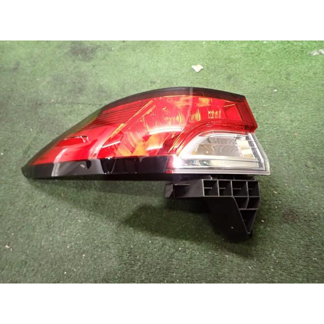カローラクロス 6AA-ZVG13 左テールランプ 218 81551-16690 : 創新