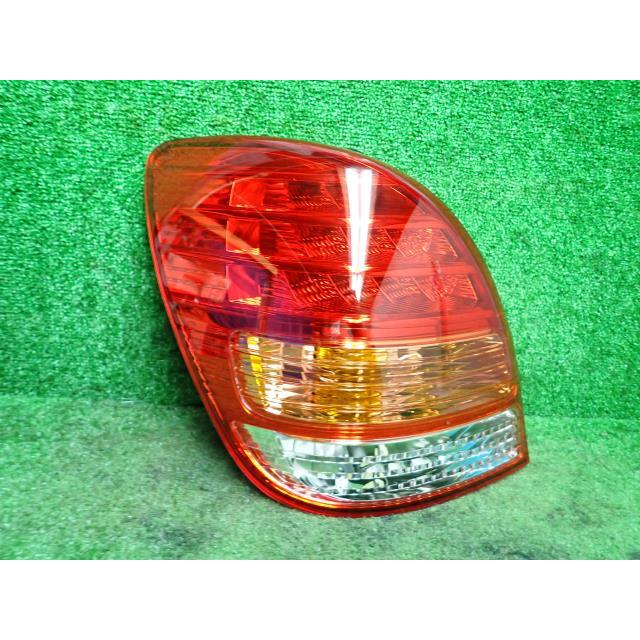カローラスパシオ UA-NZE121N 左テールランプ 040 81560-13600 カローラスパシオ UA-NZE121N 左テールランプ 040 81560-13600