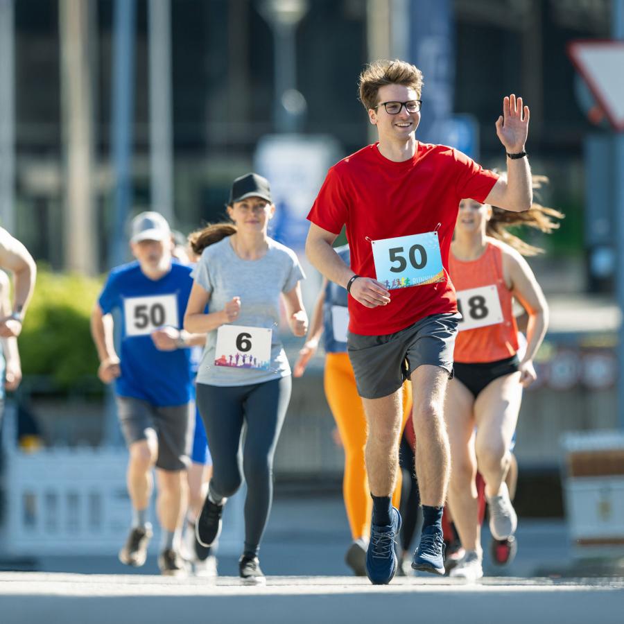 PATIKIL 破れにくいランニングビブナンバー 7x6インチ 1-400 レース競技者番号 安全ピン付き 競技ランナー用 マルチカラー_6