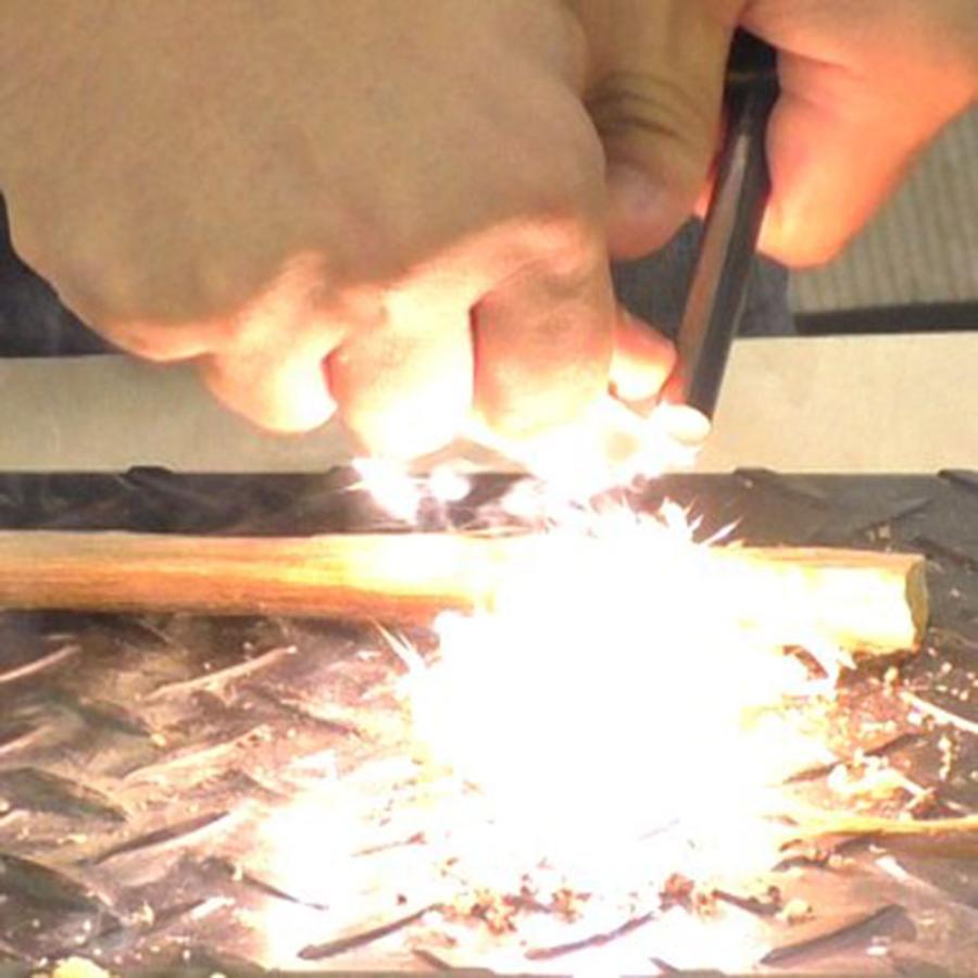 Bushcraftinc ブッシュクラフト ティンダーウッド 1800g 火おこし 火起こし 着火剤 着火材 木材 固形 燃料 松明 たいまつ 薪 暖炉 焚き火 焚火 キャンプ用品 Bushcraft 016 外遊びの専門店cam Com 通販 Yahoo ショッピング