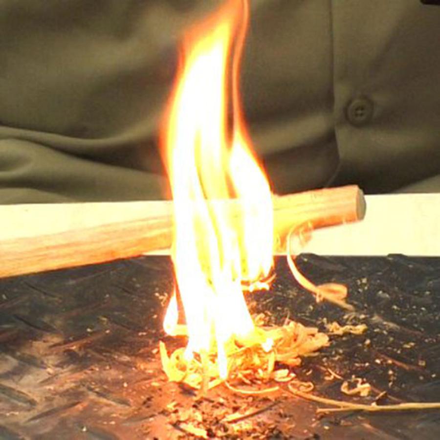 Bushcraftinc ブッシュクラフト ティンダーウッド 1800g 火おこし 火起こし 着火剤 着火材 木材 固形 燃料 松明 たいまつ 薪 暖炉 焚き火 焚火 キャンプ用品 Bushcraft 016 外遊びの専門店cam Com 通販 Yahoo ショッピング