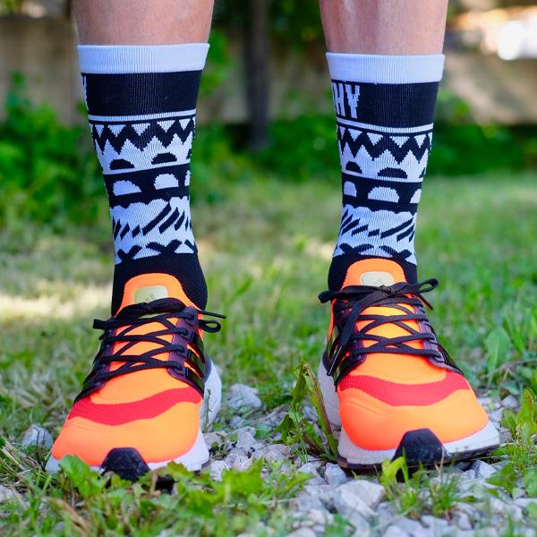 THY (Trail Haunted Youth) トレイルホーンテッドユース HEY OKAY ランニングソックス ユニセックス(メンズ