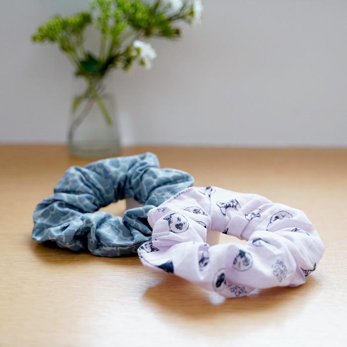 シュシュ 髪飾り 黒 猫 ハチワレ おしゃれ かわいい 母の日 プレゼント