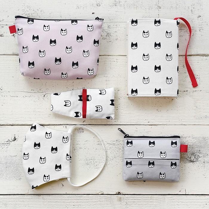 ティッシュケース 猫柄 ポーチ グレイ ミニ 日本製 花粉症 薬入れ 母の日 プレゼント かわいい オシャレ ハチワレ ねこグッズ 雑貨 Cat Pouch Tissuecase Gray Sotoneko Japan 通販 Yahoo ショッピング