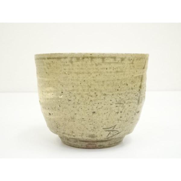 ys7324879; 宗sou 越前焼 椿窯 五島哲造 刷毛目山絵茶碗（共箱）【道
