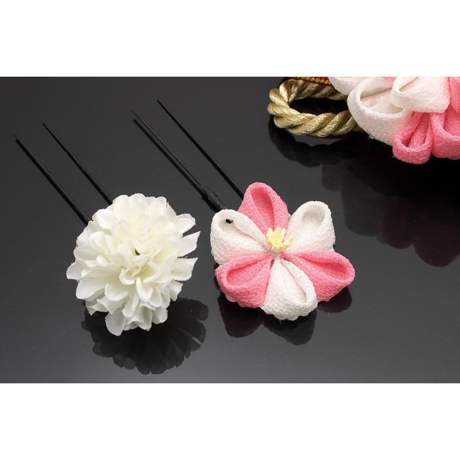 成人式 髪飾り 成人式の髪飾り つまみ細工 ３点セット ピンク 白 桜 ピンポンマム 花 南天 組紐 縮緬 コサージュ 丸ぐけ 房紐飾り コーム Uピン ヘアアクセ 卒業式 日本製 和装 SOUBIEN（創美苑） 髪飾り 3点セット ピンク 白 桜 ピンポンマム 花