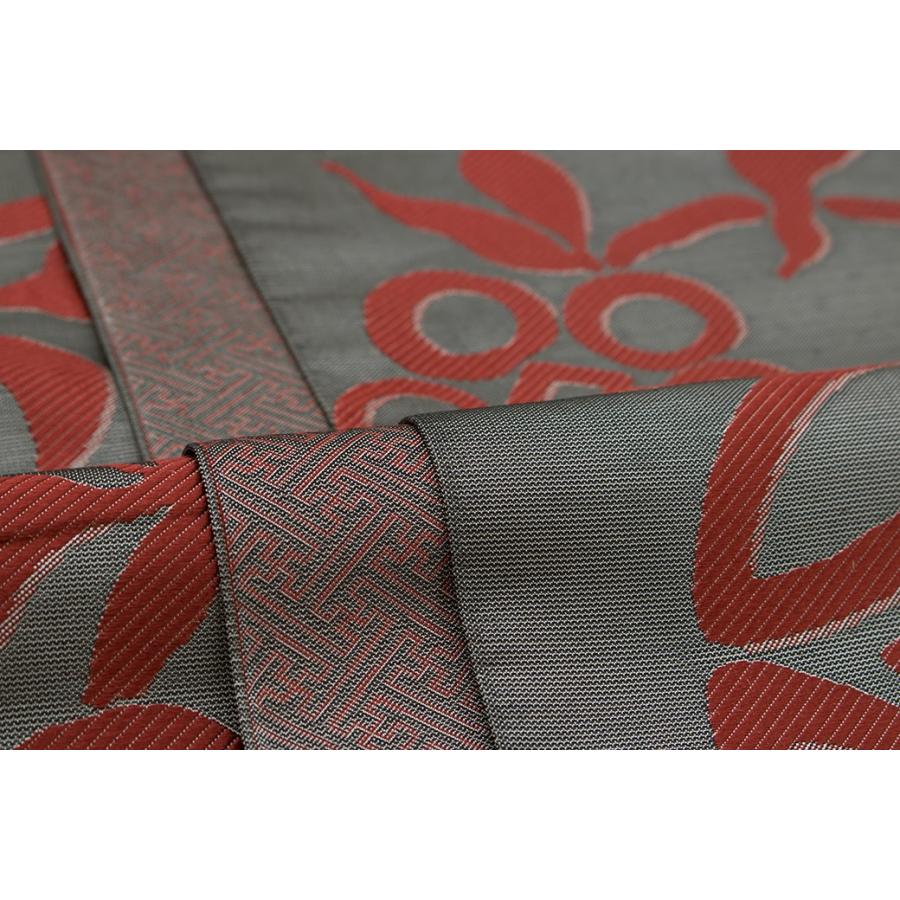 訳あり 袋帯 未仕立て 織匠万勝 灰色 グレー 赤 笹蔓文様 縫箔 全通柄 フォーマルカジュアル 日本製 訳あり 袋帯 未仕立て 織匠万勝 灰色 グレー 赤 笹蔓文様 縫箔 全通柄