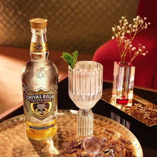 シーバスリーガル クリスタルゴールド ( 700ml )/ (CHIVAS REGAL