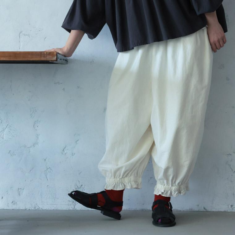 ふくろうと月 ちょこっとフリルなパンツ レディース バルーンパンツ コクーンパンツ 裾フリル ロング クロップド 麻混 リネン混 ボトムスの画像
