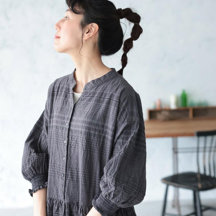 ふくろうと月 ニュアンスチェックな夏のワンピース レディース ロング フレア Aライン 七分袖 7分袖 パフスリーブ キーネックの画像