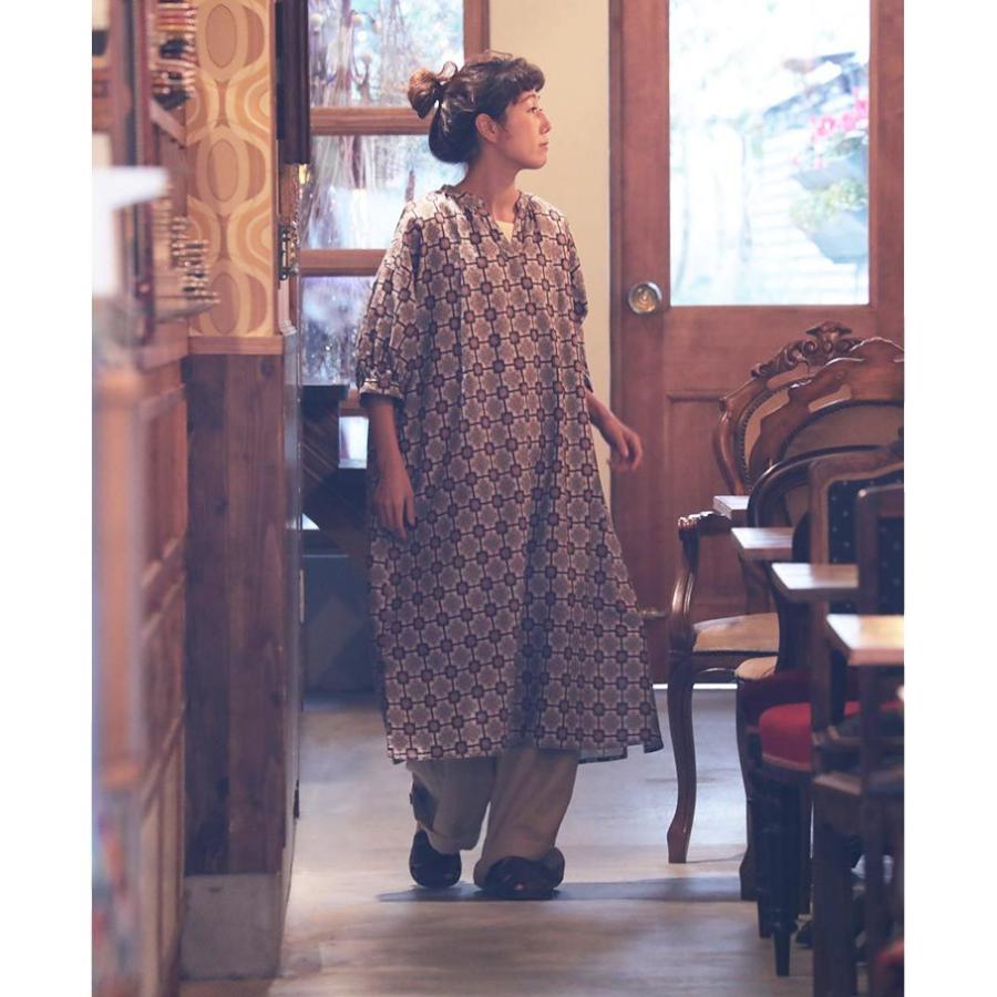 今なら半額 6 18 23 59まで ヨーロッパの古い図書館の床ワンピース 国内即発送 レディース ロング 5分袖 半袖 お客様都合での返品交換不可 フレア 半端袖 五分袖