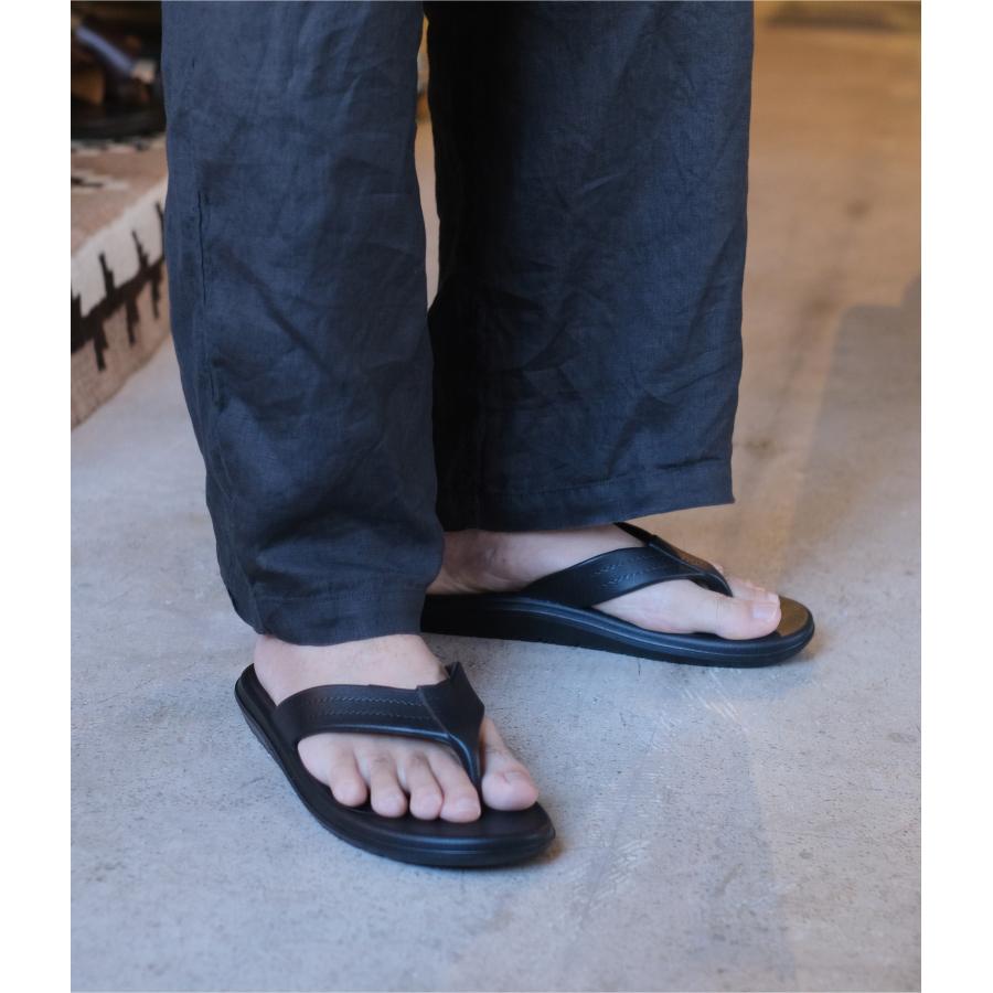 ISLAND SLIPPER 