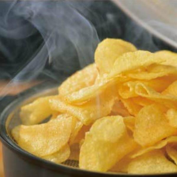 燻じゃが【3袋入×10個】ポテトファーム カルビー ポテトチップス スナック菓子 おやつ お菓子 北海道 お土産 ギフト プレゼント お取り寄せ 送料無料 カルビー（Calbee） 燻じゃが 3袋入 ポテトチップス スナック菓子