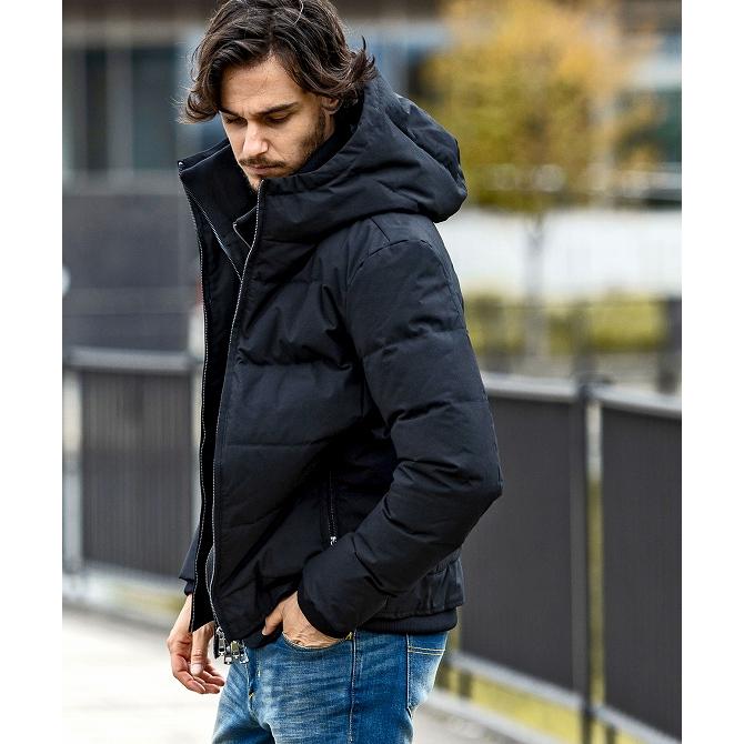 AKM Contemporary スタンドネック レイヤード ダウンジャケット