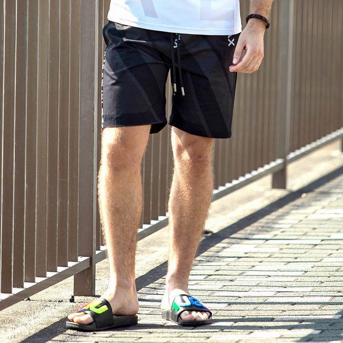 1PIU1UGUALE3 RELAX ウノピゥウノウグァーレトレ 総柄ロゴ ハーフ