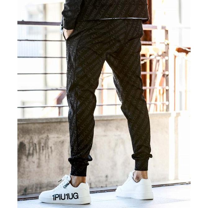 1PIU1UGUALE3 RELAX ウノピゥウノウグァーレトレ リラックス 総柄ロゴ