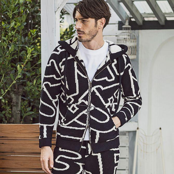 1PIU1UGUALE3 RELAX ウノピゥウノウグァーレトレ ビッグロゴ 総柄