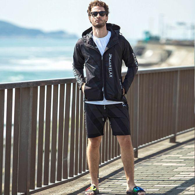 1PIU1UGUALE3 RELAX ウノピゥウノウグァーレトレ 総柄ロゴ パーカー