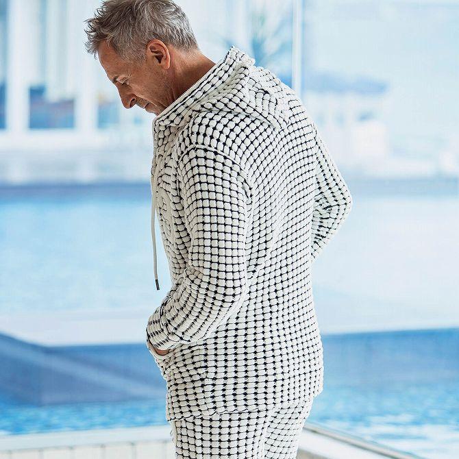 1PIU1UGUALE3 RELAX ウノピゥウノウグァーレトレ 3ロゴ ビッグワッフル