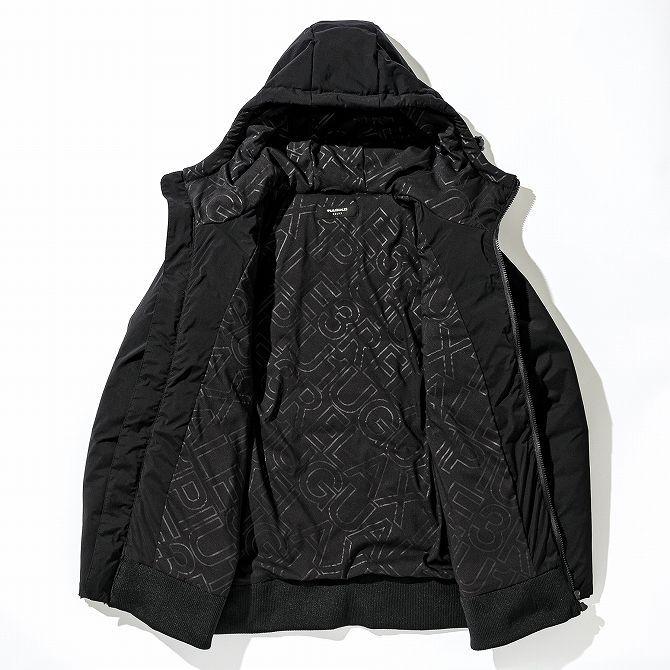 1PIU1UGUALE3　フード付きナイロンジャケット　ビッグロゴ　黒 1PIU1UGUALE3フード付きナイロンジャケットビッグロゴ黒