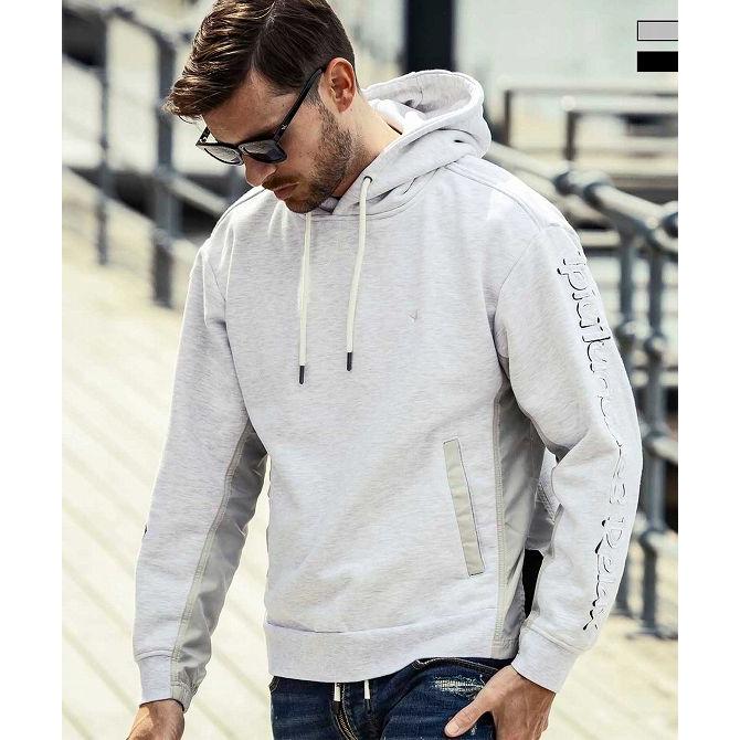 【1PIU1UGUALE3 RELAX】テープロゴ フーディー 1PIU1UGUALE3 RELAX ウノピゥウノウグァーレトレ リラックス