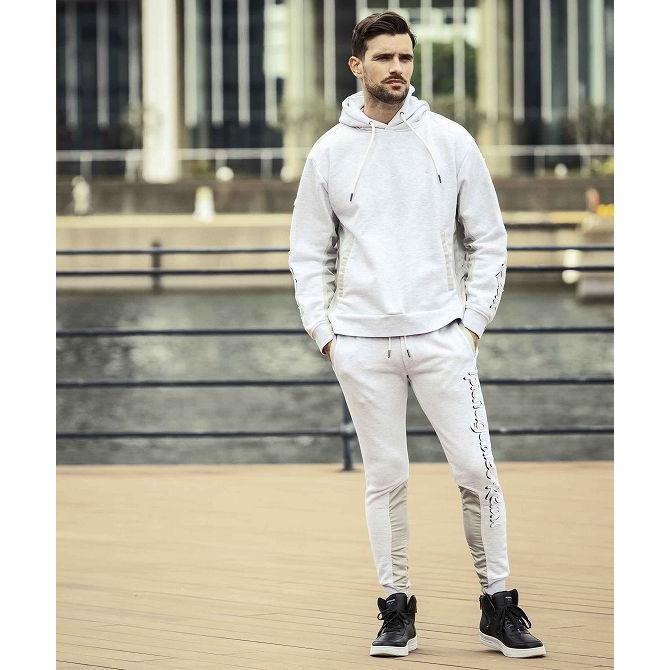 1PIU1UGUALE3 RELAX ウノピゥウノウグァーレトレ リラックス