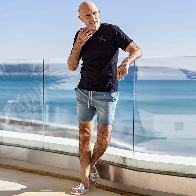 ウノピュウ ネイビー Vネック 立体ロゴ シャツ ラインナップロゴTシャツ（ネイビー）