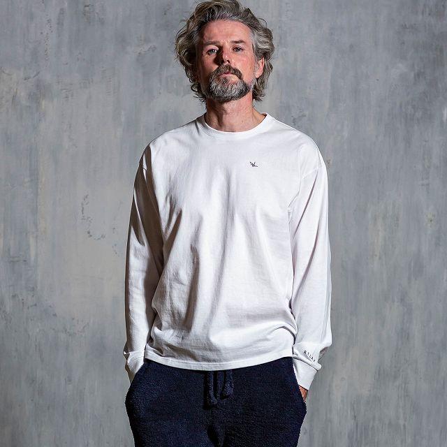 1PIU1UGUALE3 RELAX ウノピゥウノウグァーレトレ バックプリント  