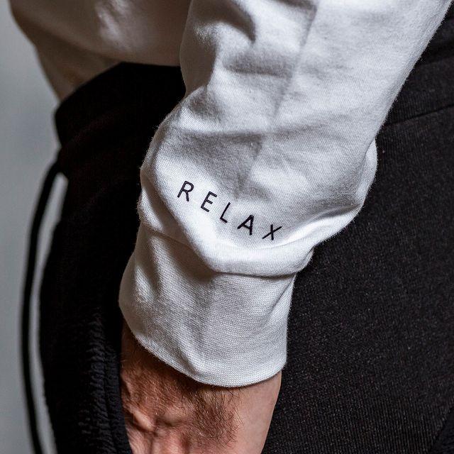 1PIU1UGUALE3 RELAX ウノピゥウノウグァーレトレ バックプリント  