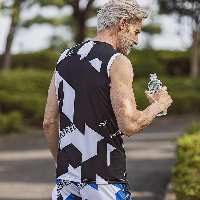 1piu1uguale3 タンクトップ 1PIU1UGUALE3 RELAX ウノピゥウノウグァーレトレ 総柄ノースリーブ