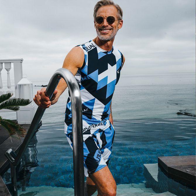 1PIU1UGUALE3 RELAX ウノピゥウノウグァーレトレ 総柄ノースリーブ