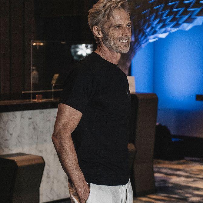 1PIU1UGUALE3 RELAX ウノピゥウノウグァーレトレ ラバーワッペン 半袖