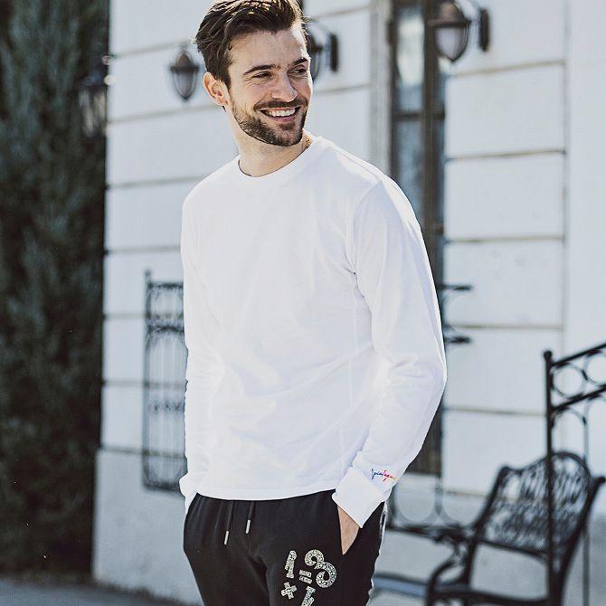 1PIU1UGUALE3 RELAX ウノピゥウノウグァーレトレ レインボーロゴ刺繍