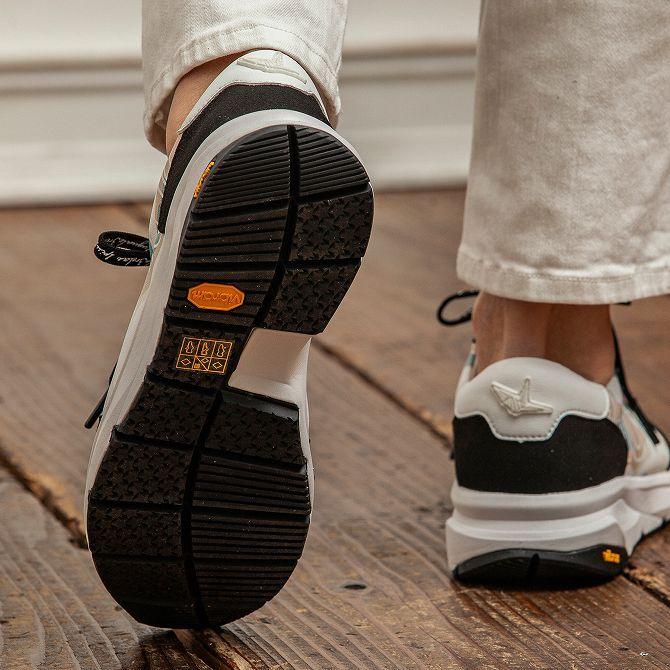 【未使用】1piu1uguale3モック黒グレー期間限定価格 1PIU1UGUALE3 RELAX ウノピゥウノウグァーレトレ 中綿 スノーブーツ