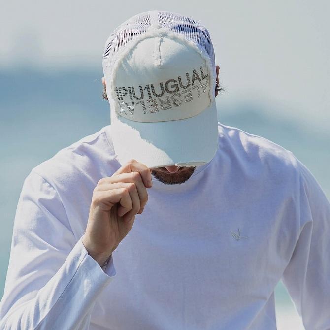 1PIU1UGUALE3 RELAX ウノピゥウノウグァーレトレ ダブルロゴ ライン