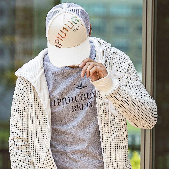 1PIU1UGUALE3 RELAX ウノピゥウノウグァーレトレ ラインストーンロゴ