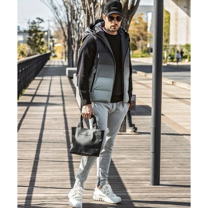 1PIU1UGUALE3 RELAXシンセティックレザー バックルベルト トート 1PIU1UGUALE3 RELAX(ウノピゥウノウグァーレトレ リラックス