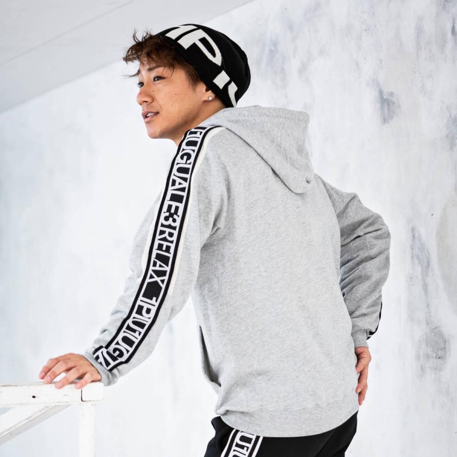 1PIU1UGUALE3 RELAX(ウノピゥウノウグァーレトレ) ホワイトビッグロゴ