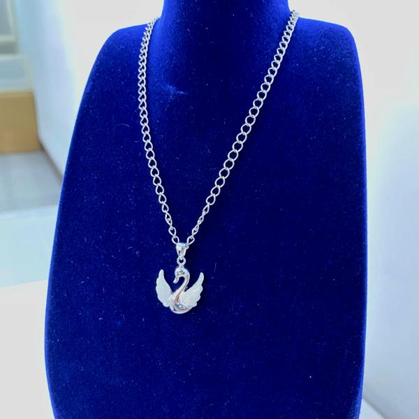 プラチナ 白鳥ペンダント 純プラチナ アクセサリー ネックレス 白鳥の画像