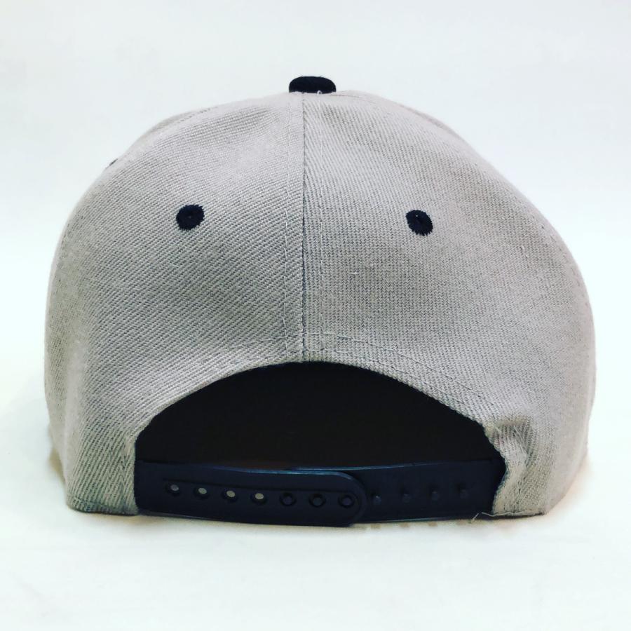 黒と青の刺繍ベースボールキャップ 黒と青の刺繍ベースボールキャップ