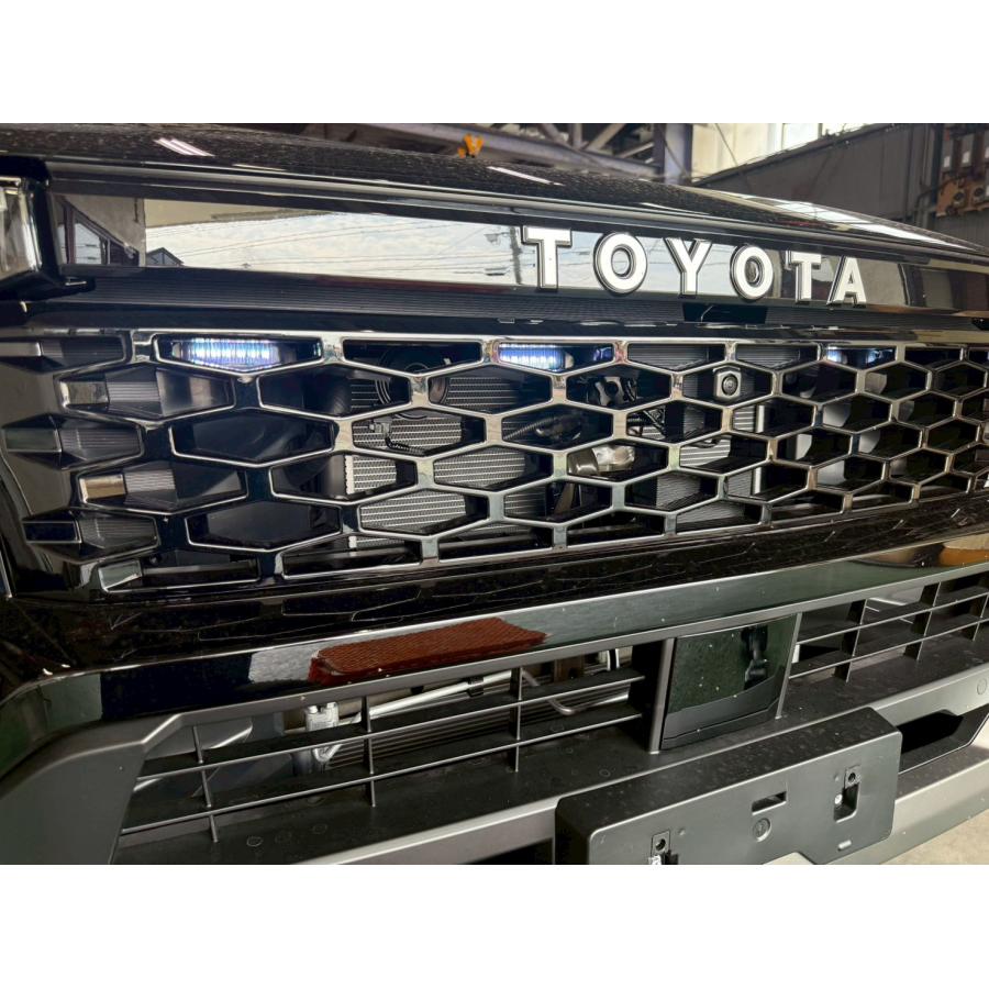HILUX GUN226(Z Adventure)ハイラックス グリルマーカー : SPD