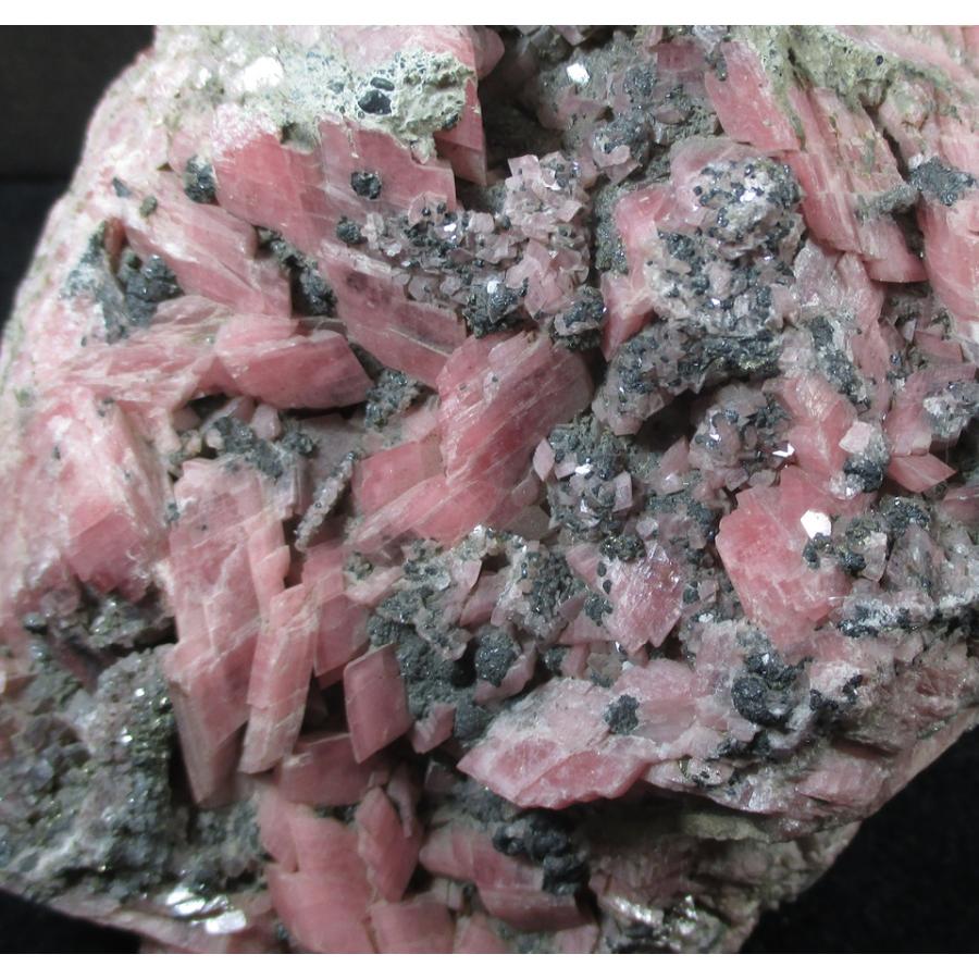 北海道稲倉石鉱山産　菱マンガン鉱 北海道古平郡稲倉石鉱山産 菱マンガン鉱