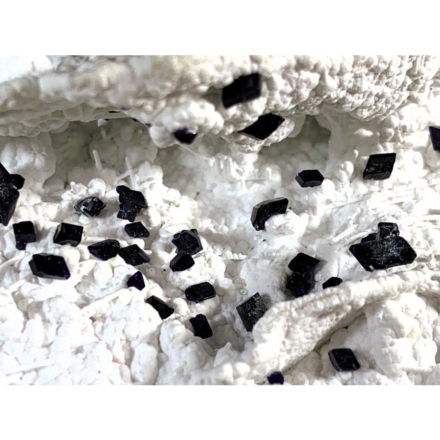 HENMILITE（逸見石）岡山県布賀01 : ラピス - 通販 - Yahoo!ショッピング