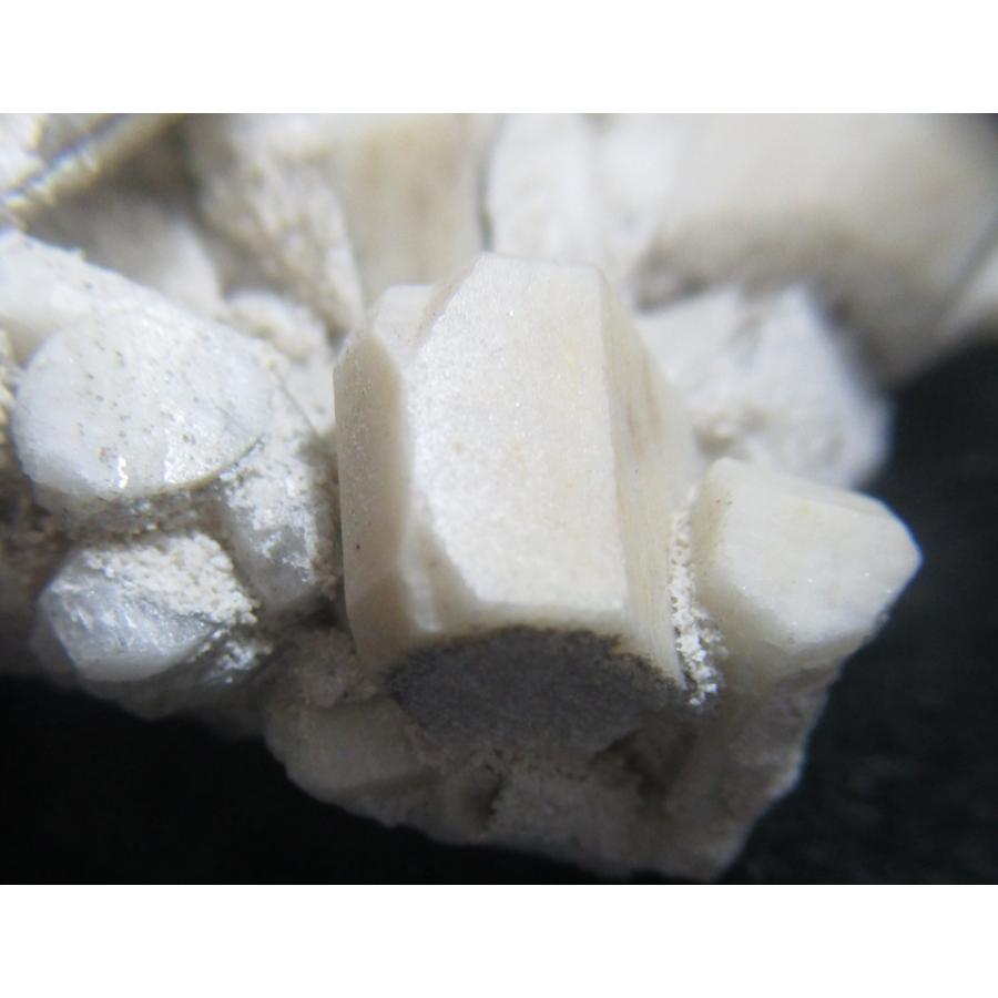 Potassium feldspar(カリ長石：マネバッハ式双晶)岐阜県蛭川田原6690