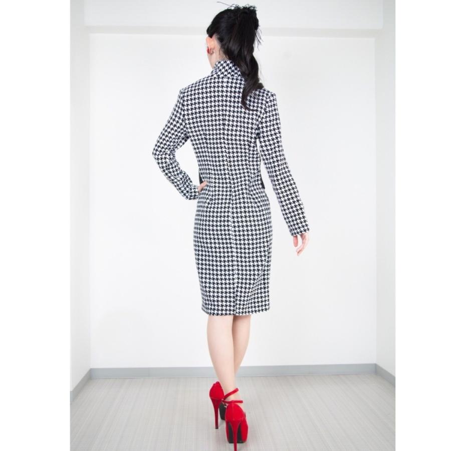 レトロファッション！オードリーヘップバーンの雰囲気漂う千鳥柄コート