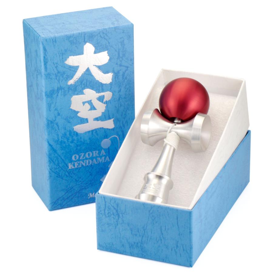 通常サイズのけん玉「大空」を精密に66%サイズにミニチュア化 金属削り