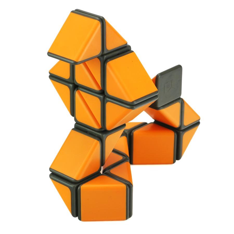 くねくねと自在に曲がるキューブで様々な形が作れる Yj マジック